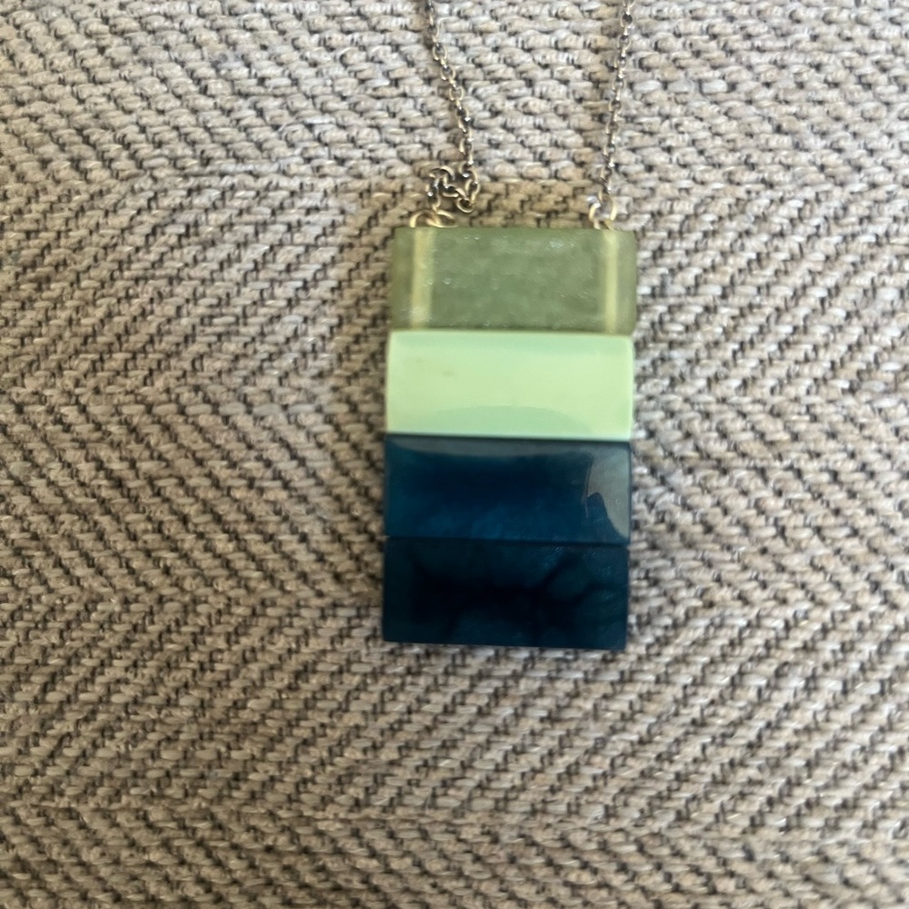 Elegant Green and Blue Pendant Rectangular Necklace